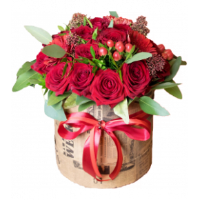 Красные розы Эксплорер в шляпной коробке 25 штук